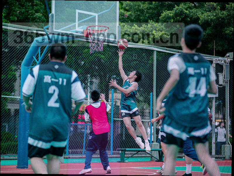 版本 5.2 在关注列表中拖动排序并固定到顶栏的场景示意